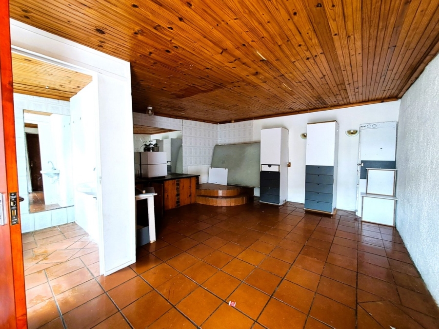 7 Bedroom Property for Sale in Protea Heights Western Cape